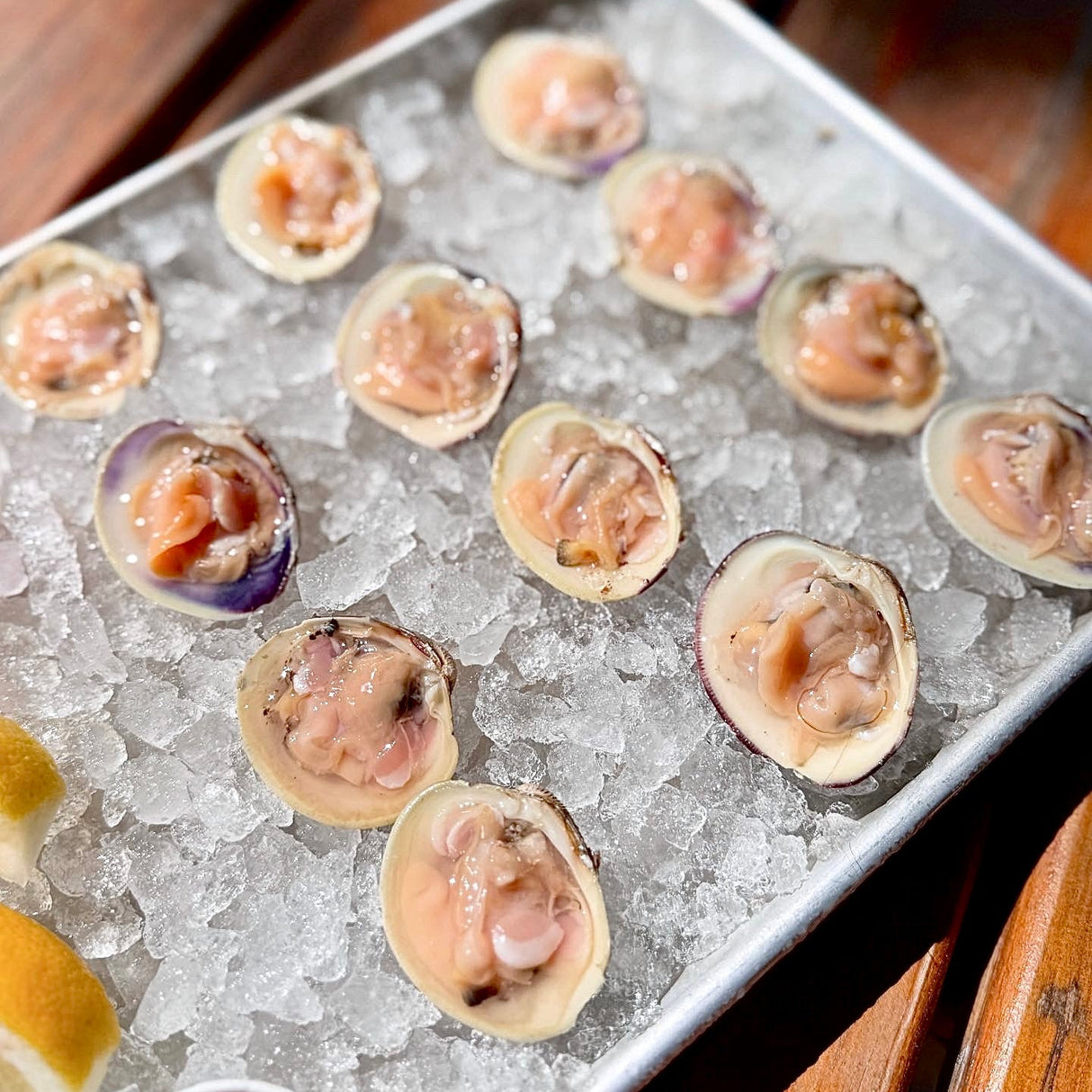 Local Littleneck Clams (12 Count)